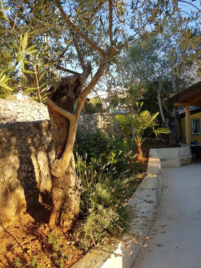 Apartmani Ljerka Malinska Bagian luar foto
