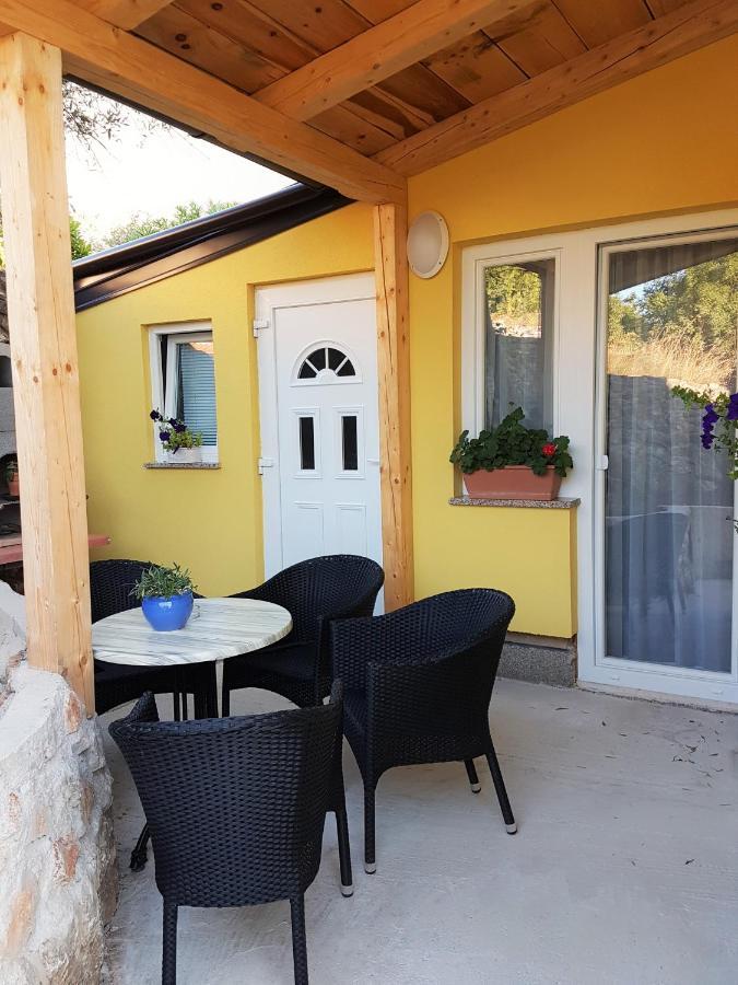 Apartmani Ljerka Malinska Bagian luar foto