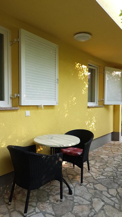Apartmani Ljerka Malinska Bagian luar foto