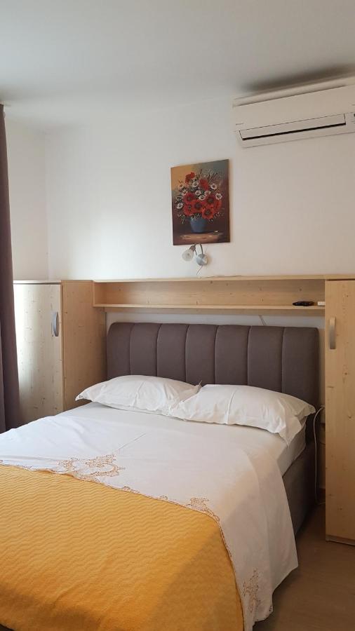Apartmani Ljerka Malinska Bagian luar foto