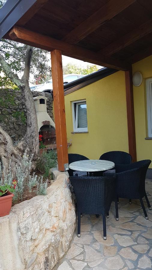 Apartmani Ljerka Malinska Bagian luar foto