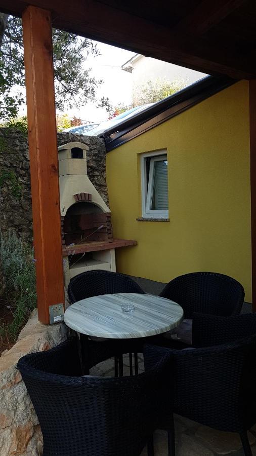 Apartmani Ljerka Malinska Bagian luar foto