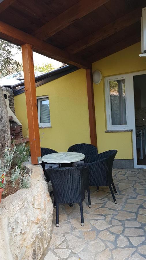 Apartmani Ljerka Malinska Bagian luar foto
