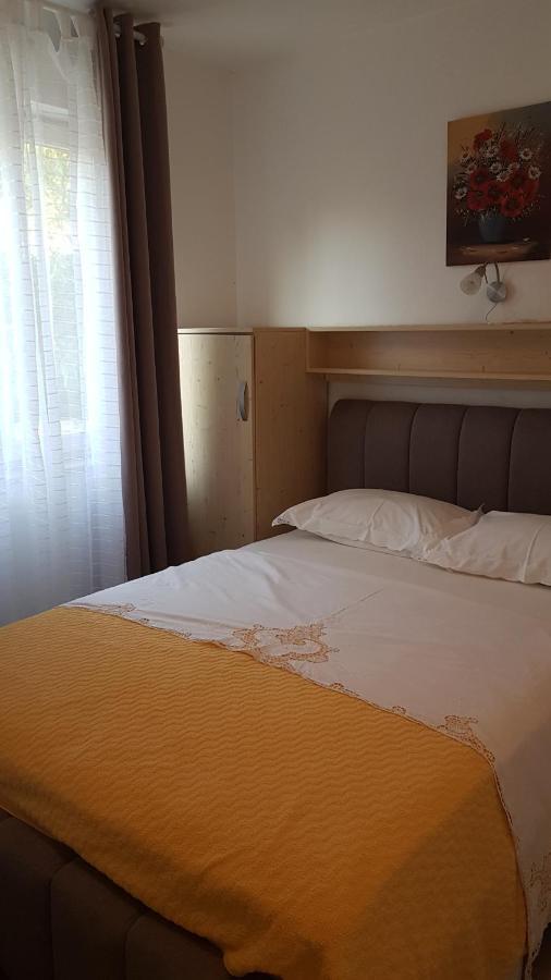 Apartmani Ljerka Malinska Bagian luar foto