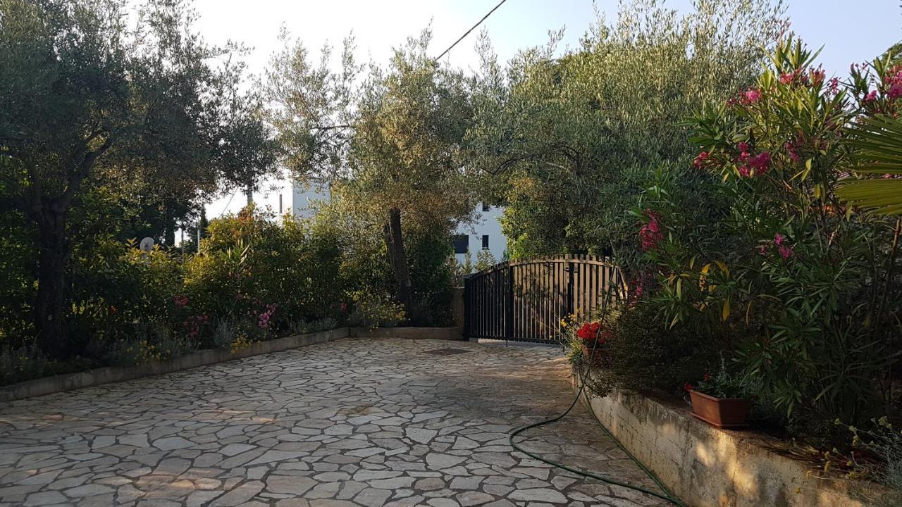 Apartmani Ljerka Malinska Bagian luar foto