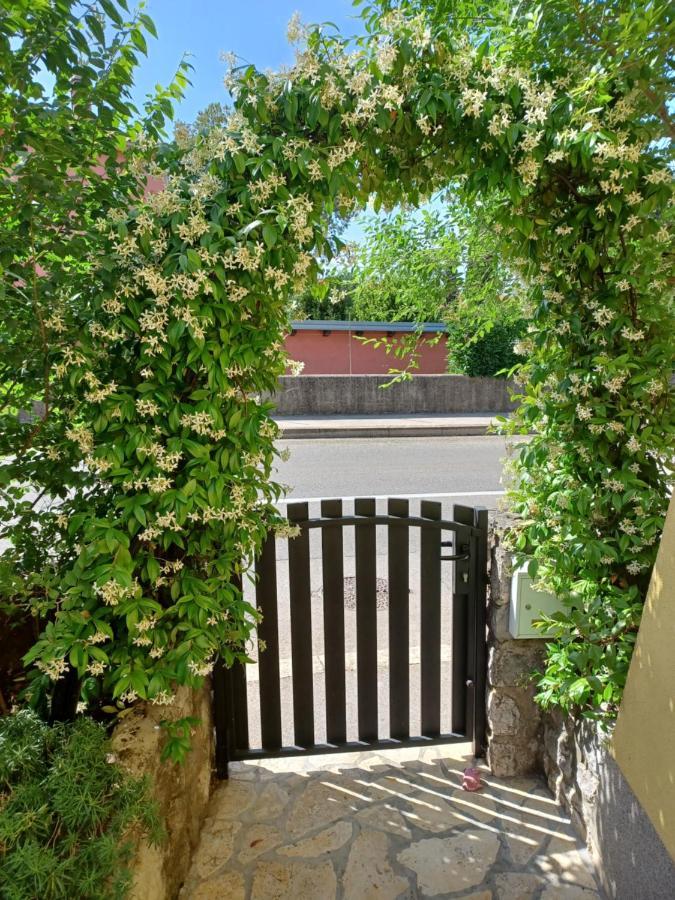 Apartmani Ljerka Malinska Bagian luar foto