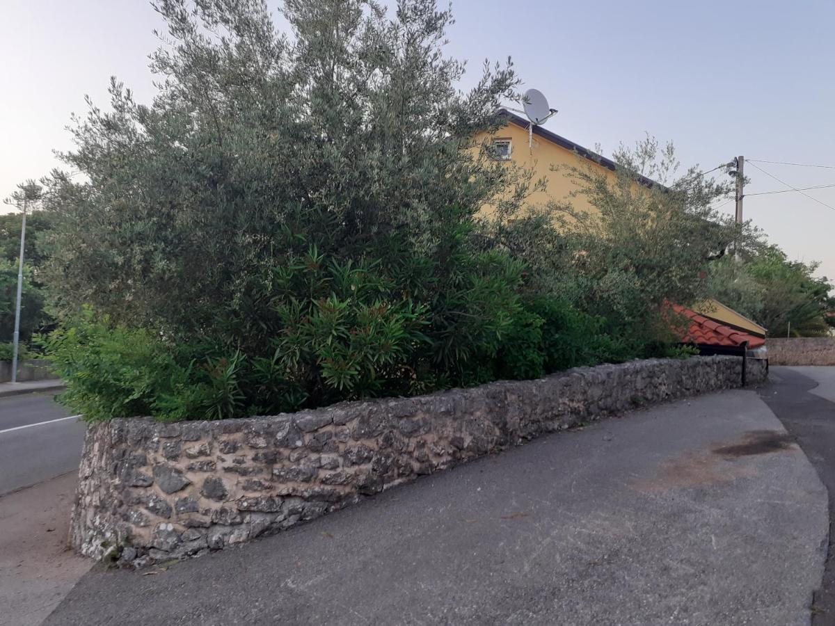 Apartmani Ljerka Malinska Bagian luar foto